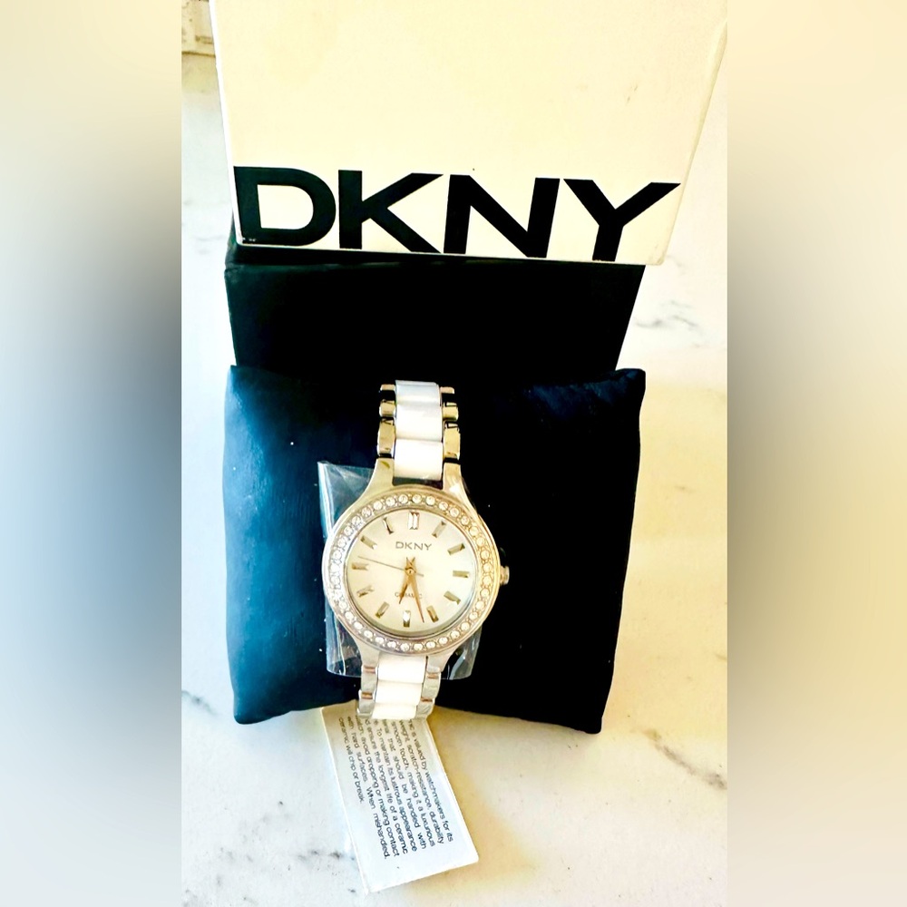 DKNY ceramics watch in white